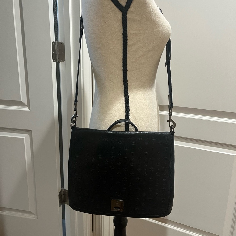 MCM BLACK EMBOSSED LEATHER MESSENGER BAG - Picture 14 of 15